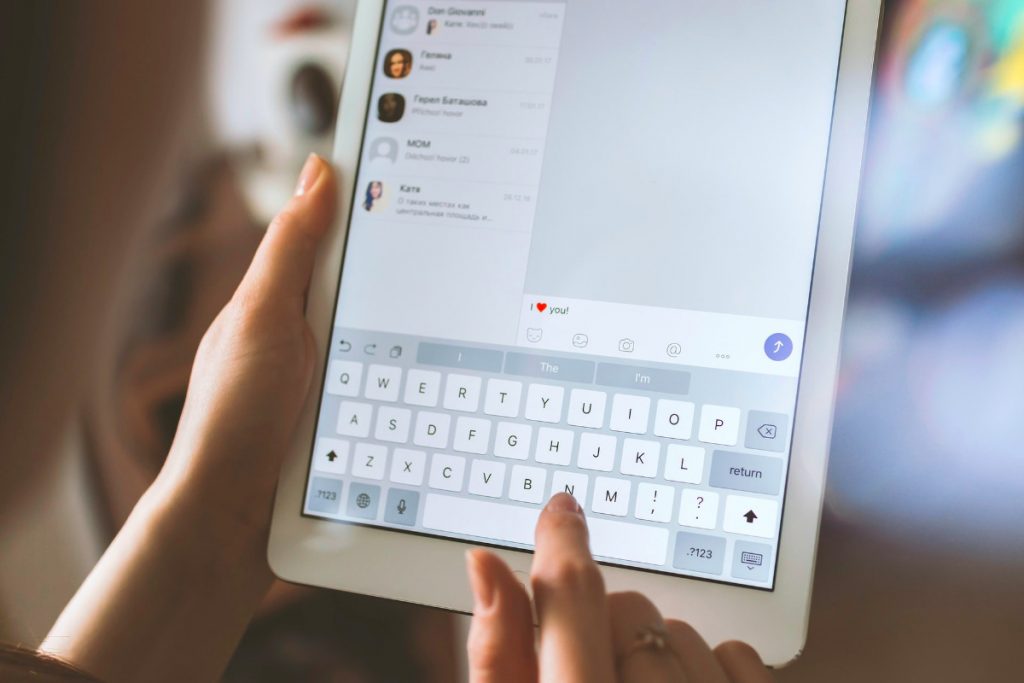 le non profit usano i chatbot per rispondere agli utenti
