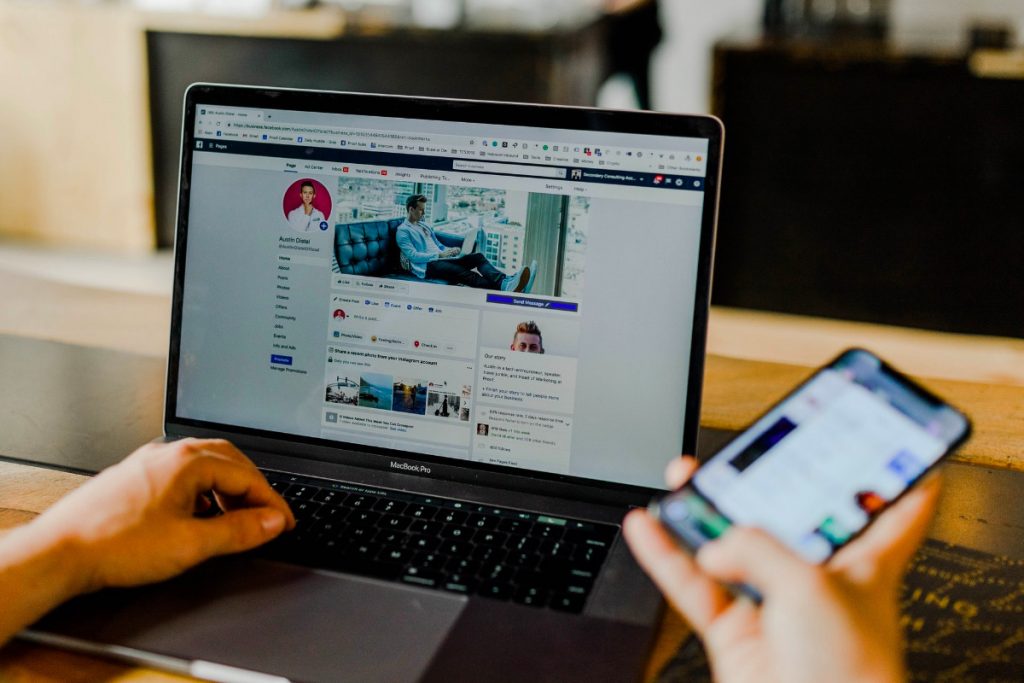 Accounts Center di Facebook
