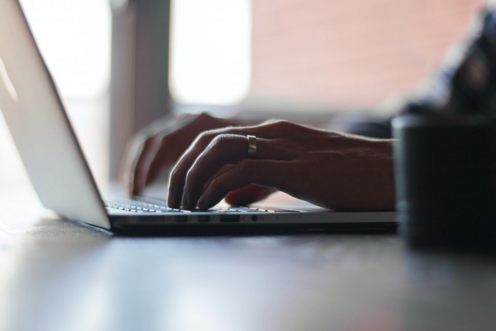 contenuti illegali online